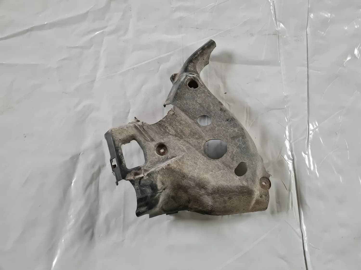 Schutz für den hinteren Aufhängungsarm AUDI A6 2008