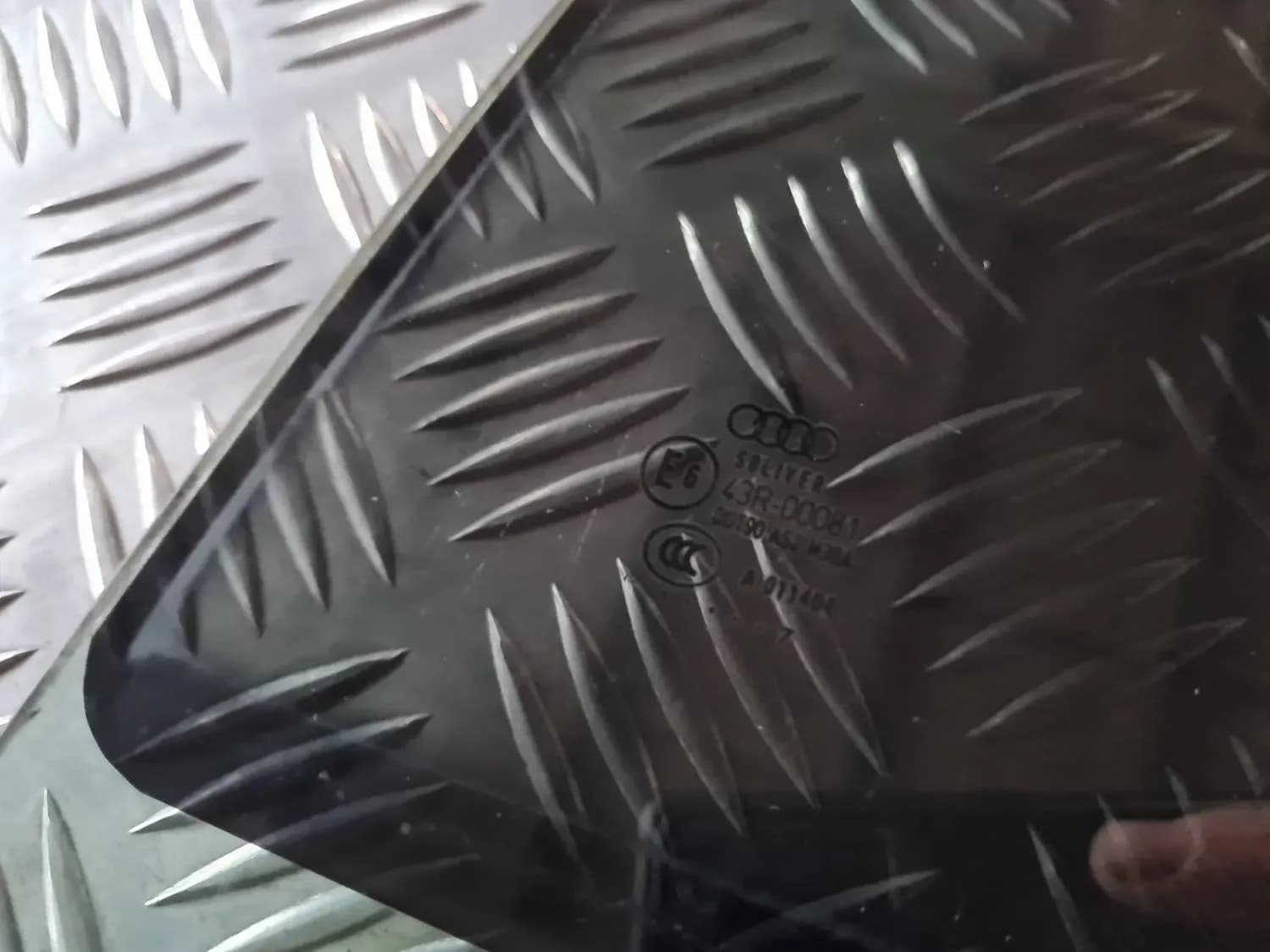 Glas der linken Hintertür AUDI A6 2008 - foto 2