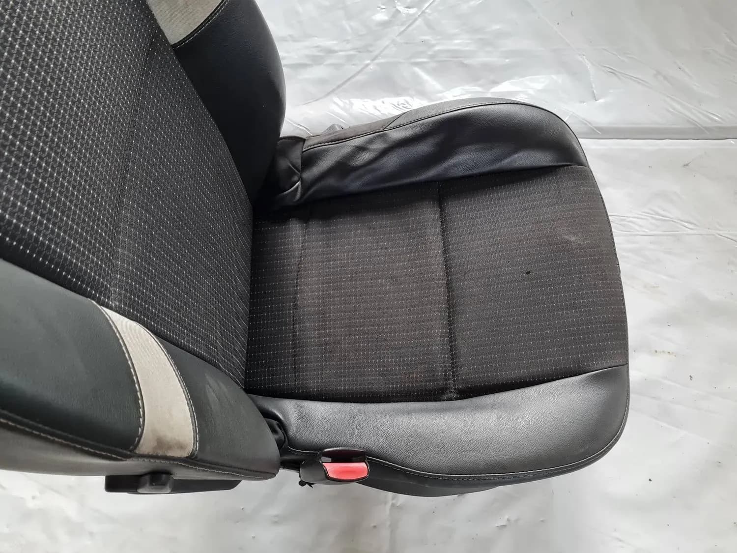 Vordersitz links RENAULT SCENIC III 2011 - foto 5