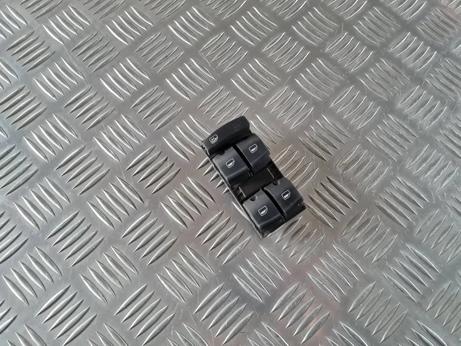 Schaltertasten für die Fahrertür AUDI A6 2008 - foto 1