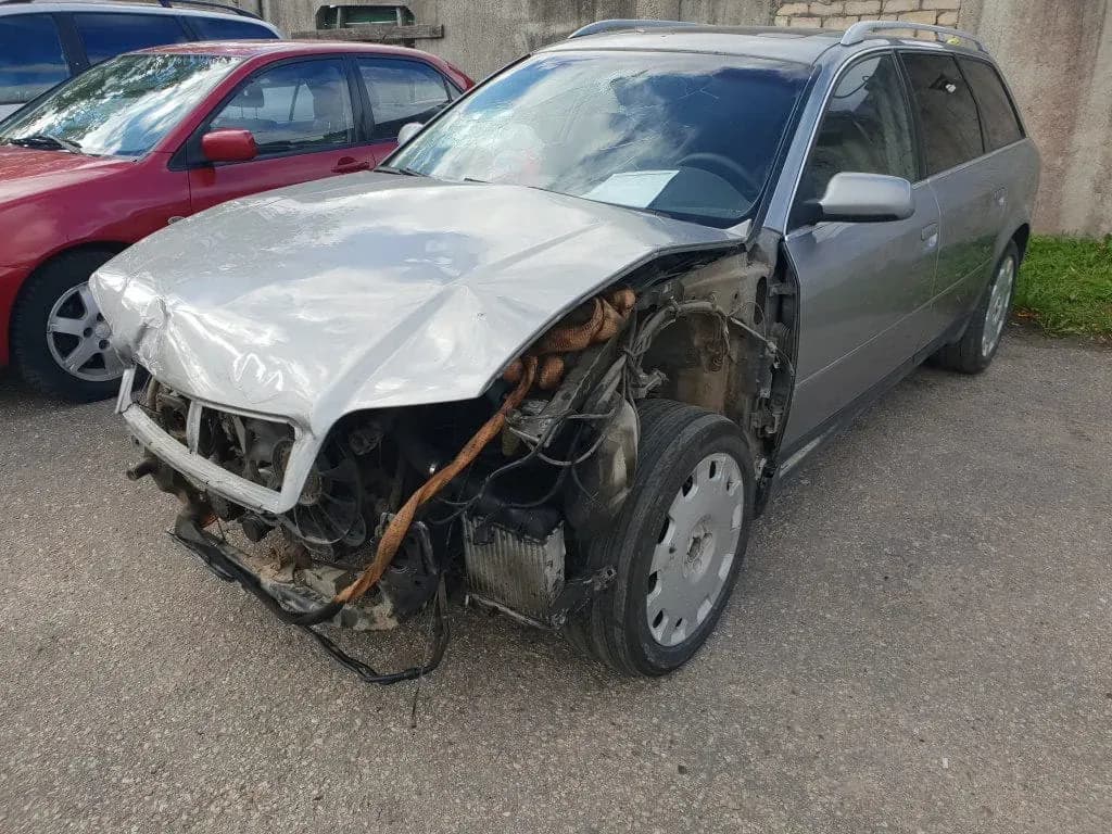 Foto des zerlegten Fahrzeugs 2