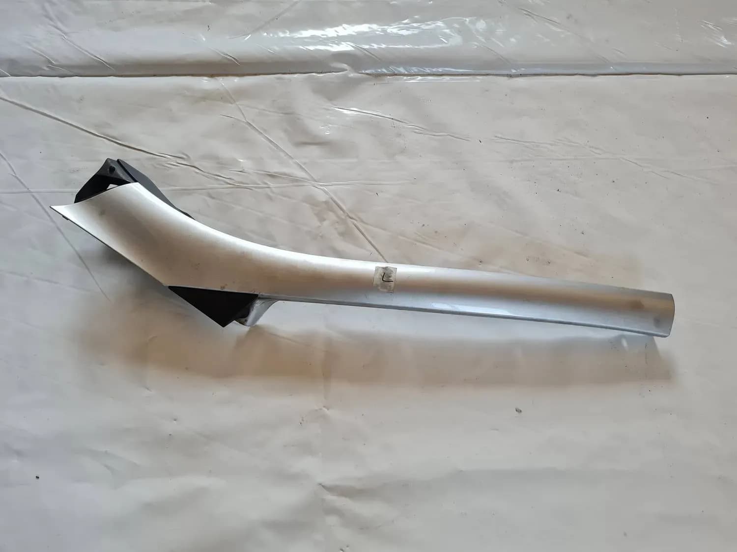 Abdeckung der vorderen Stoßdämpferstange RENAULT SCENIC III 2011 - foto 1