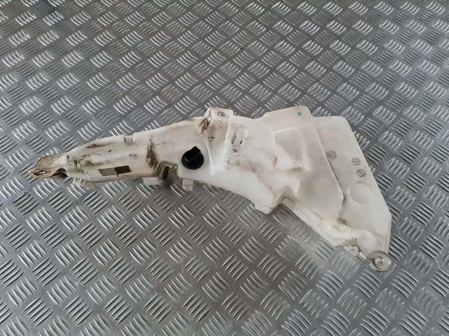 Waschflüssigkeitsbehälter AUDI A6 2008 - foto 1