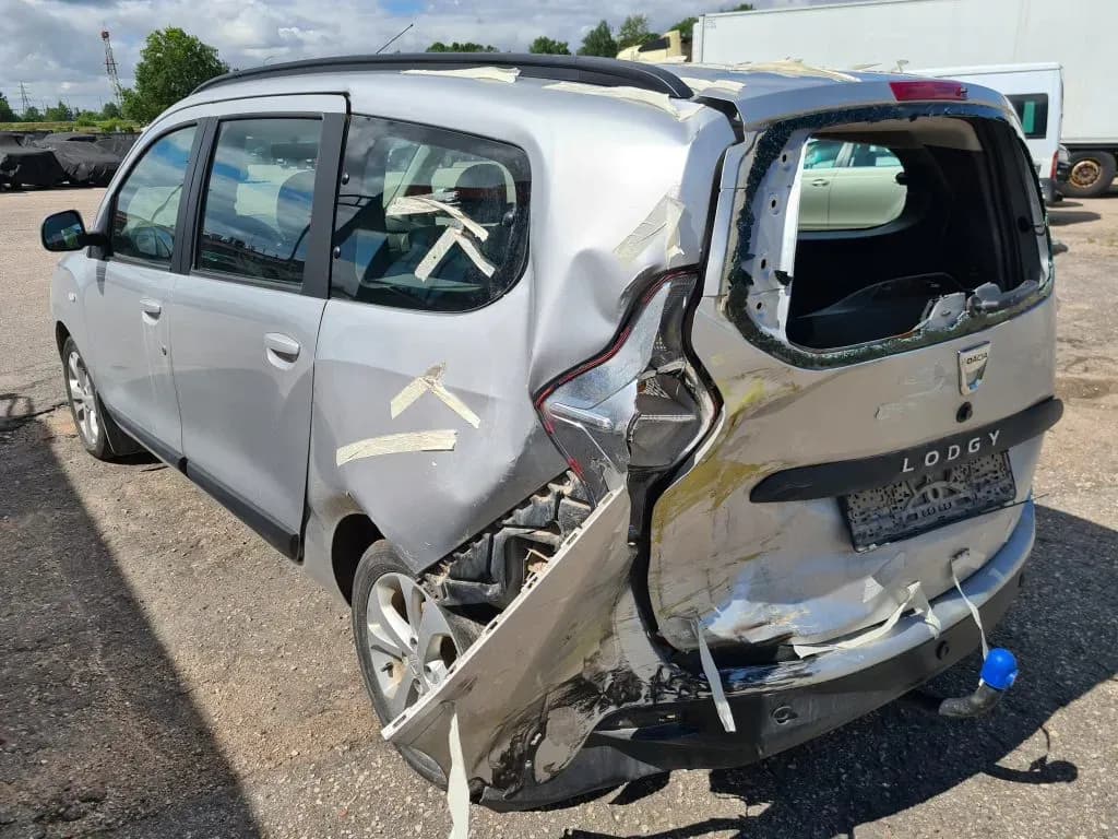 Foto des zerlegten Fahrzeugs 2