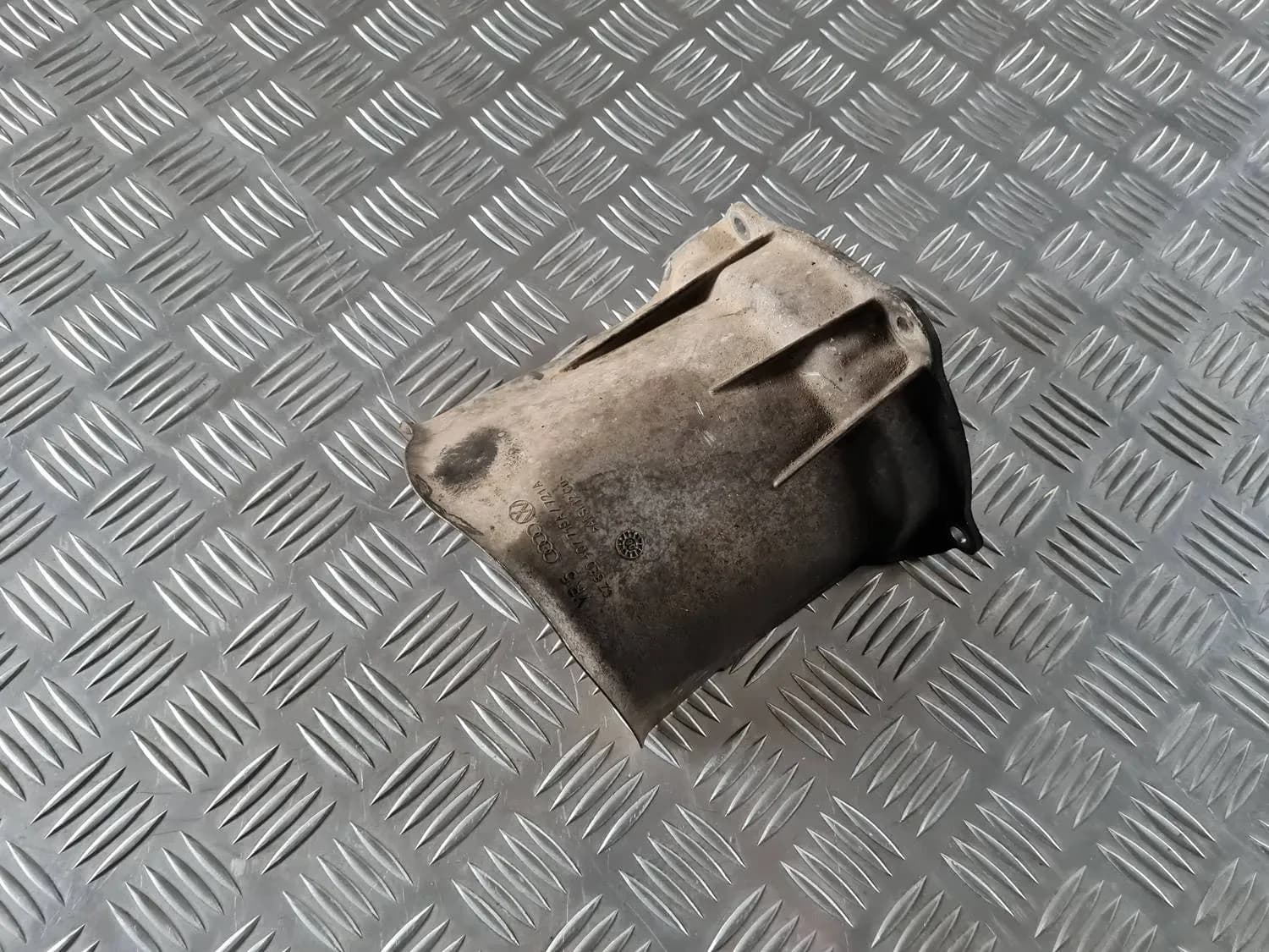 Halber Achsschutz AUDI A6 2008 - foto 2