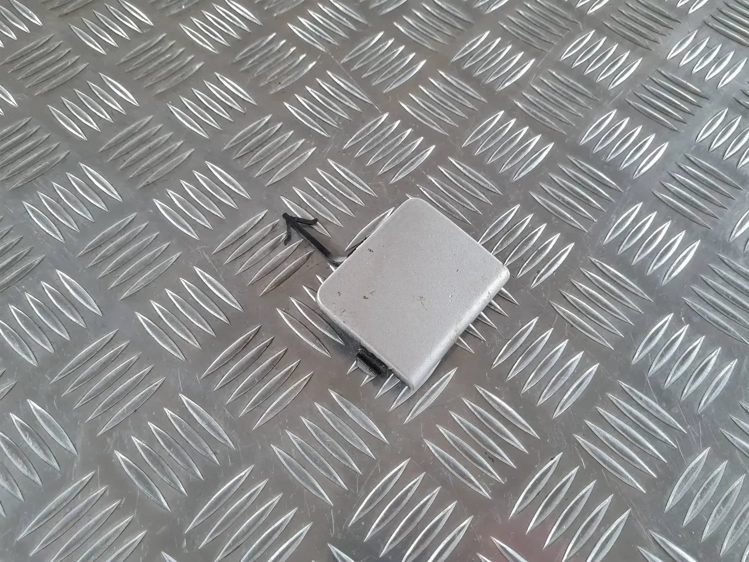 Abdeckung für Abschlepphaken am vorderen Stoßfänger RENAULT SCENIC III 2011 - foto 2