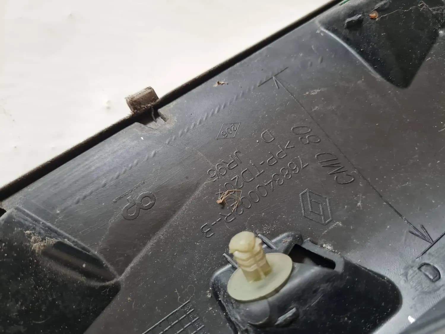 Abdeckung der vorderen Stoßdämpferstange RENAULT SCENIC III 2011 - foto 4
