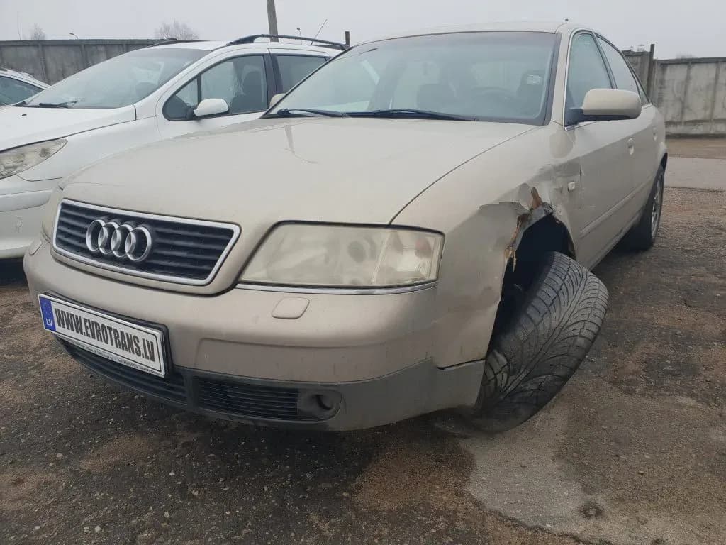 Foto des zerlegten Fahrzeugs 2