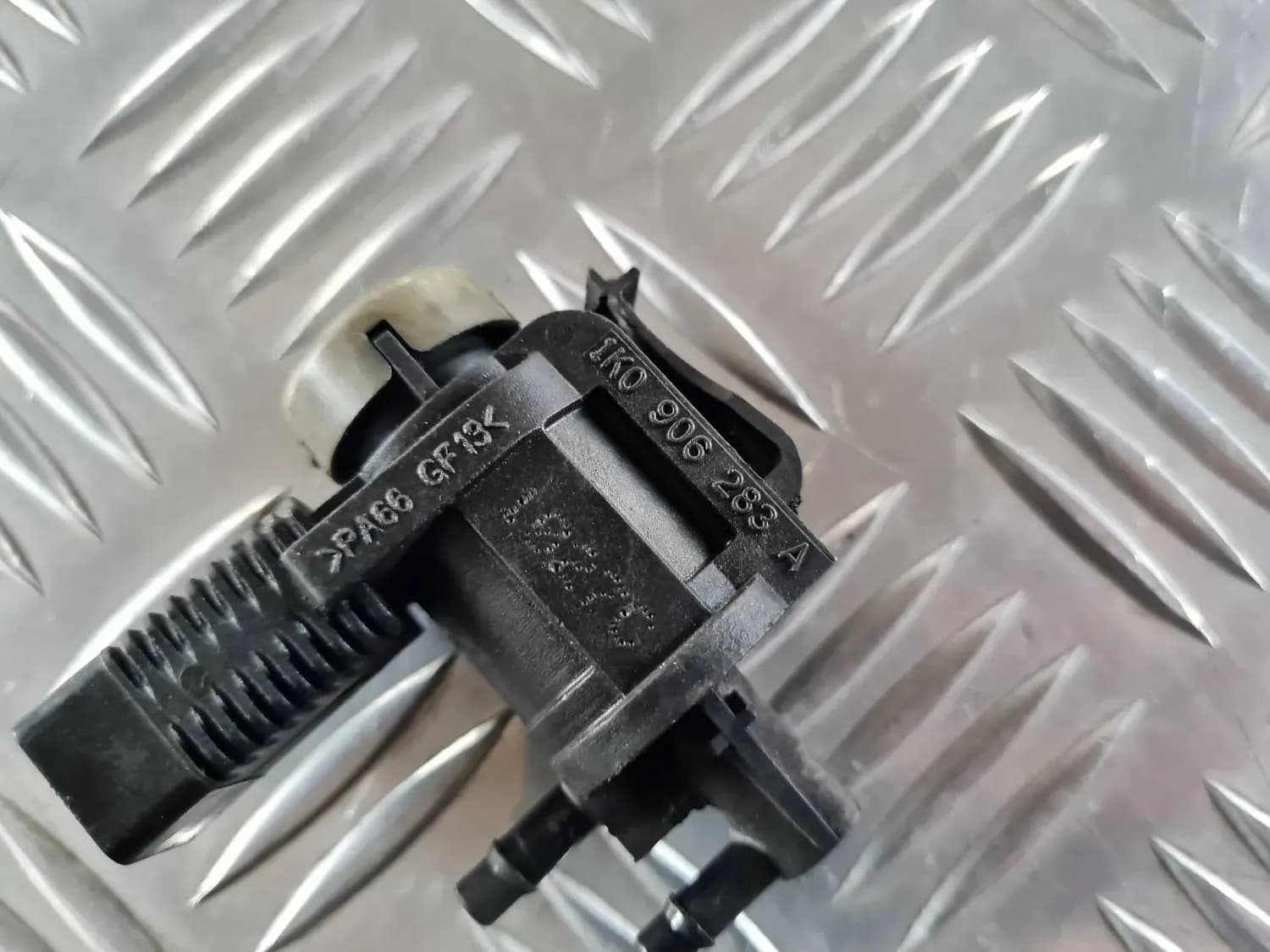 Unterdruck-Magnetventil AUDI A6 2008 - foto 4
