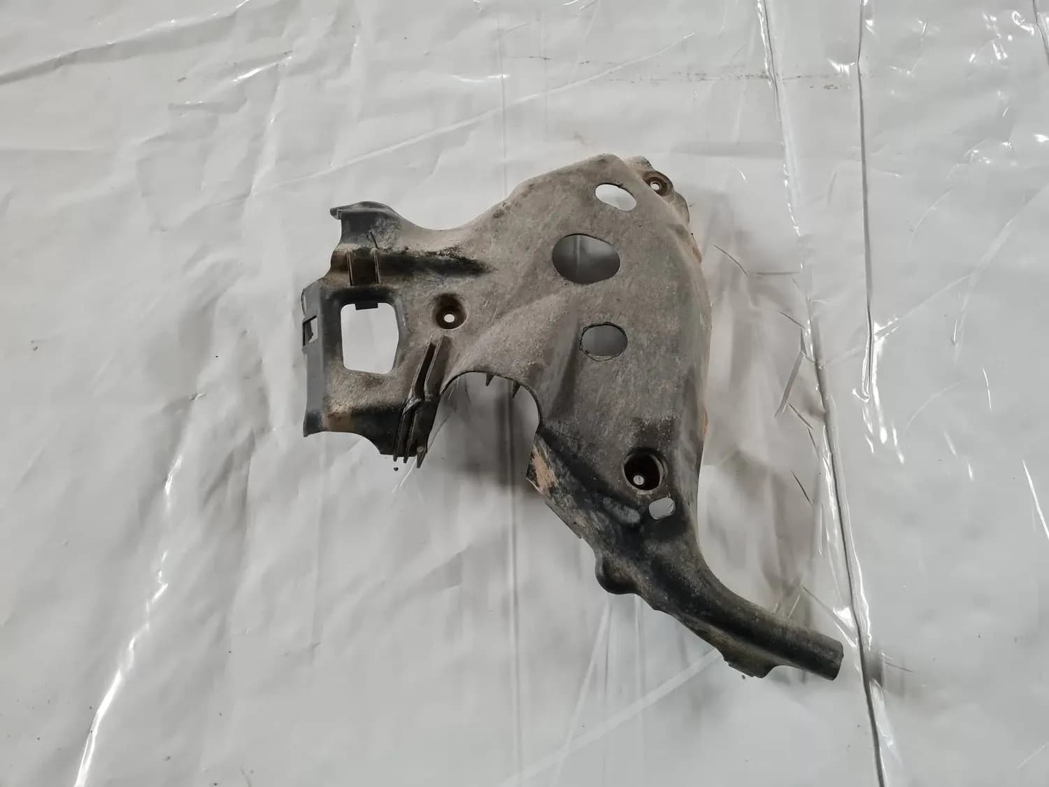 Schutz für den hinteren Aufhängungsarm AUDI A6 2008