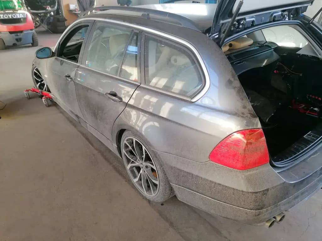 Foto des zerlegten Fahrzeugs 3