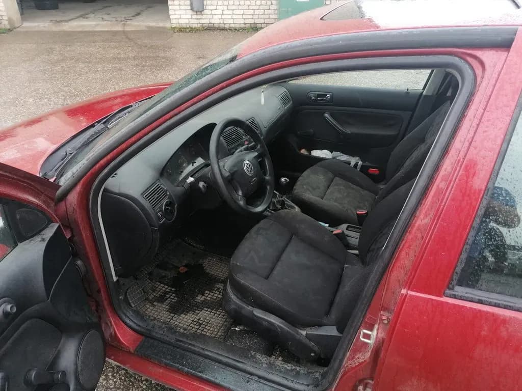 Foto des zerlegten Fahrzeugs 3