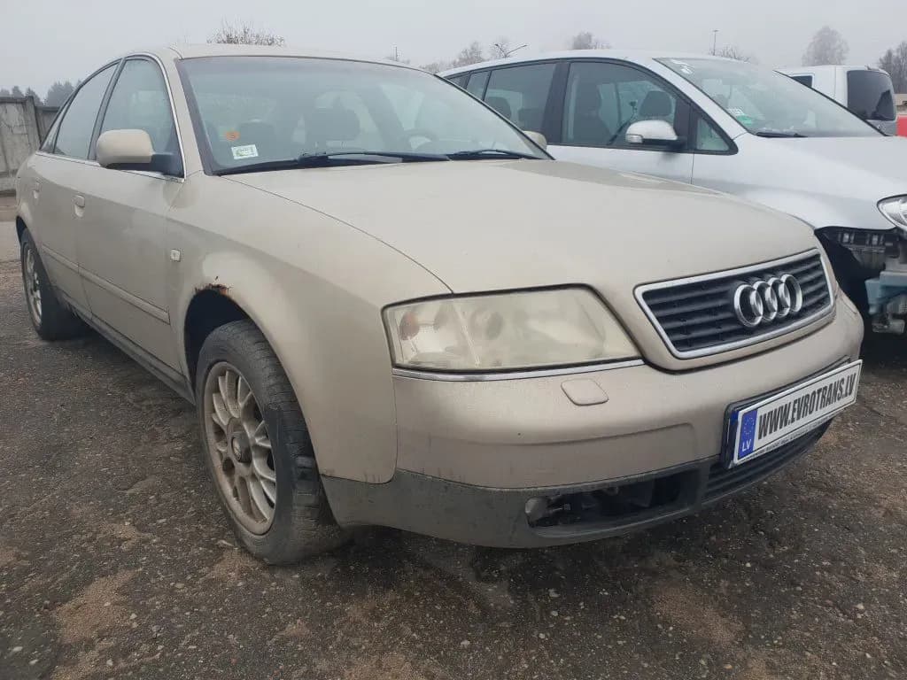 Foto des zerlegten Fahrzeugs 1