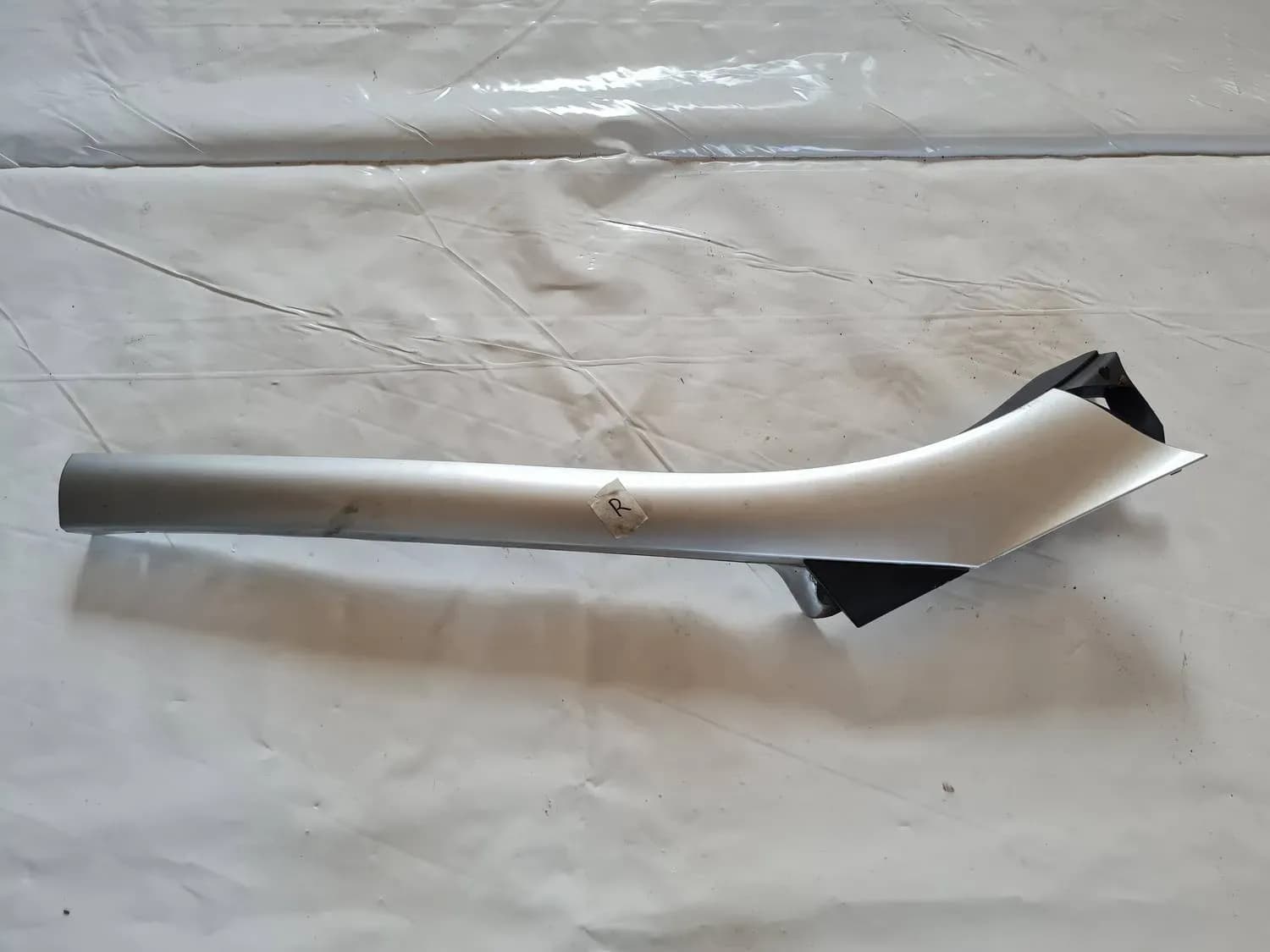Abdeckung der vorderen Stoßdämpferstange RENAULT SCENIC III 2011 - foto 1