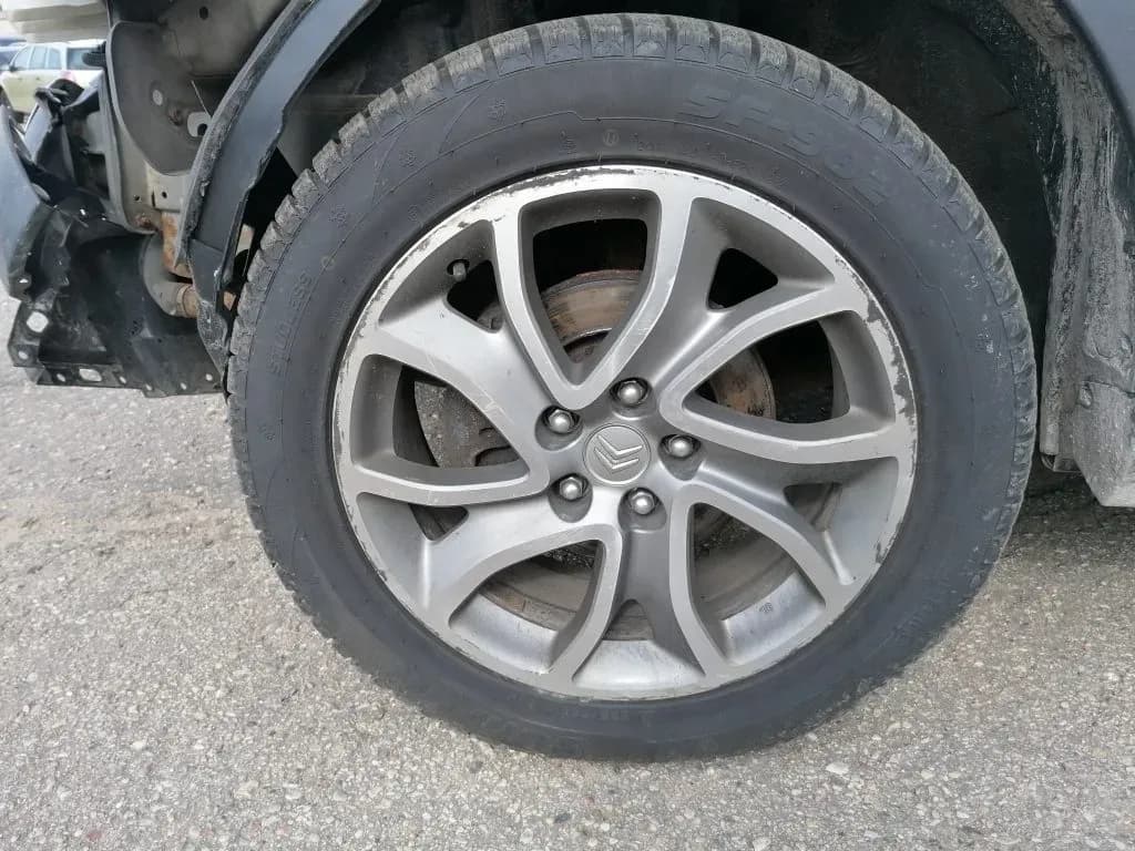 Foto des zerlegten Fahrzeugs 4