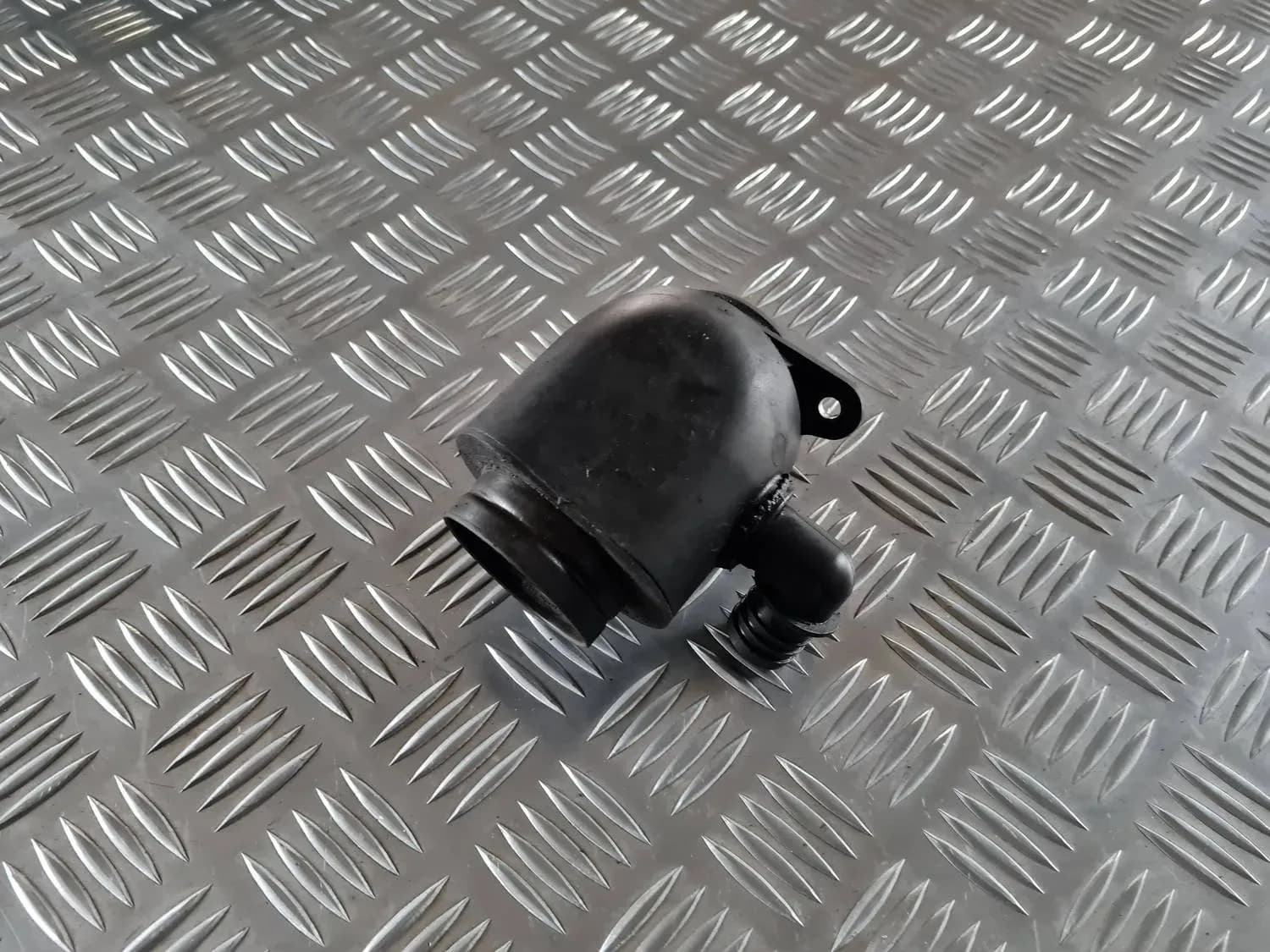 Luftfilter-Resonator AUDI A6 2008 - foto 1