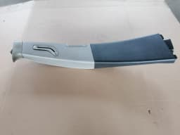 Verkleidung der mittleren Säule der Limousine VOLVO S60 2004