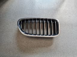 Kleine obere Stoßstangengitter BMW 520D F11 2011 TOURING