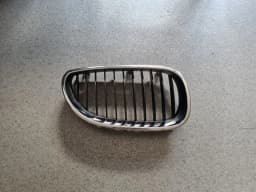 Kleine obere Stoßstangengitter BMW 520D E60 2006 ENG.